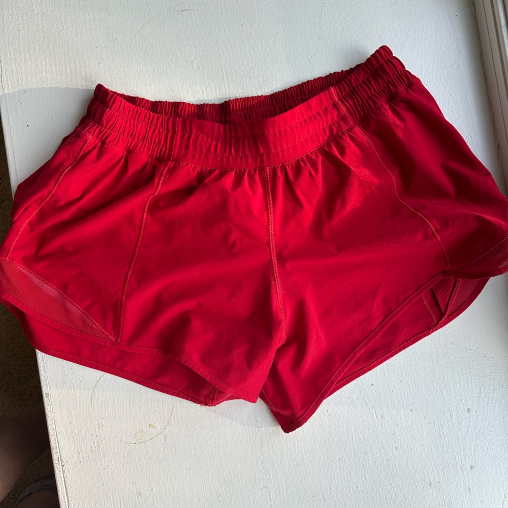 EUC Lululemon Hotty Hot shorts 4”